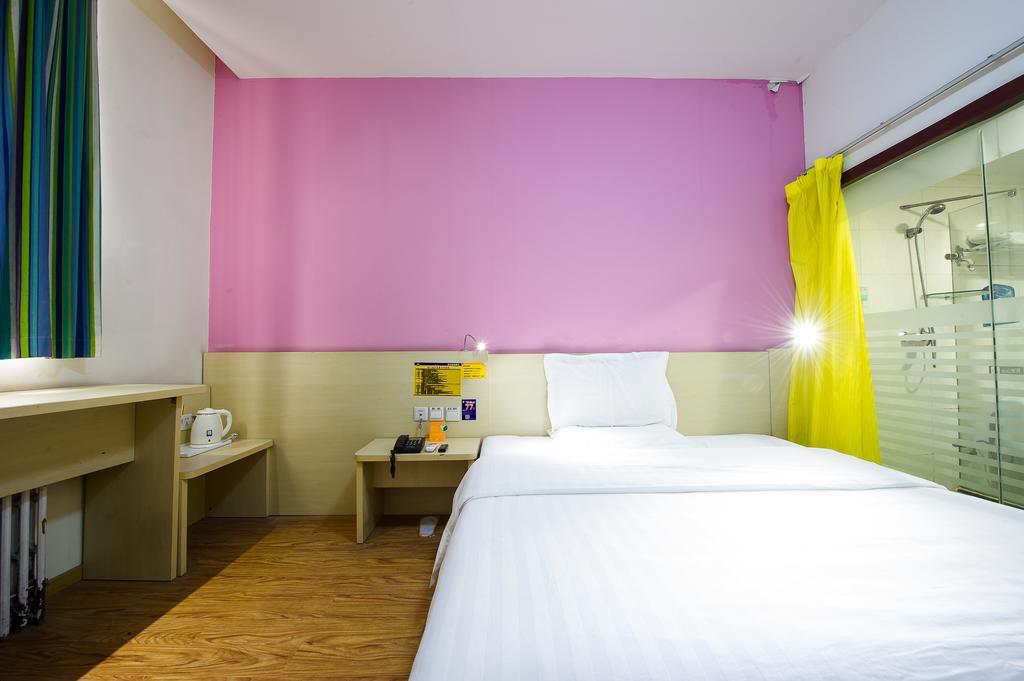 7Days Inn Premium Guangzhou Tianhe West Tiyu Road Subway Station Exterior photo