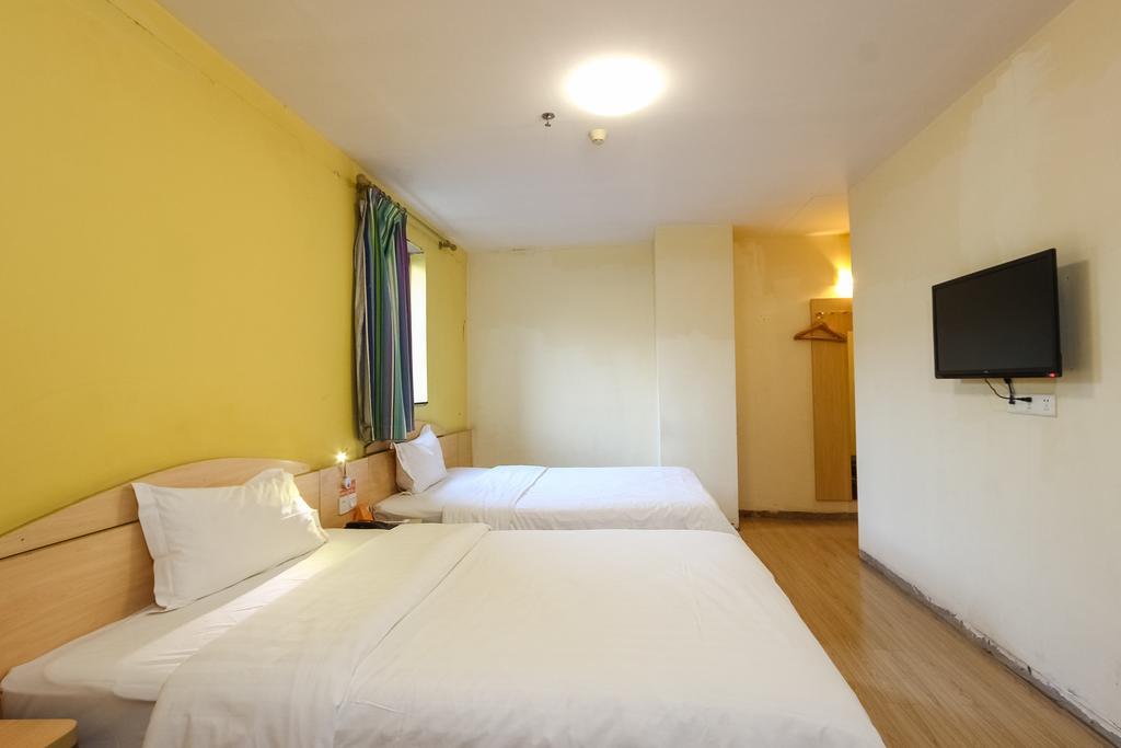 7Days Inn Premium Guangzhou Tianhe West Tiyu Road Subway Station Exterior photo