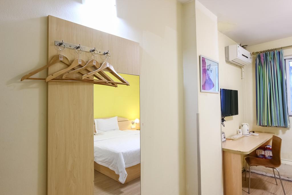 7Days Inn Premium Guangzhou Tianhe West Tiyu Road Subway Station Exterior photo