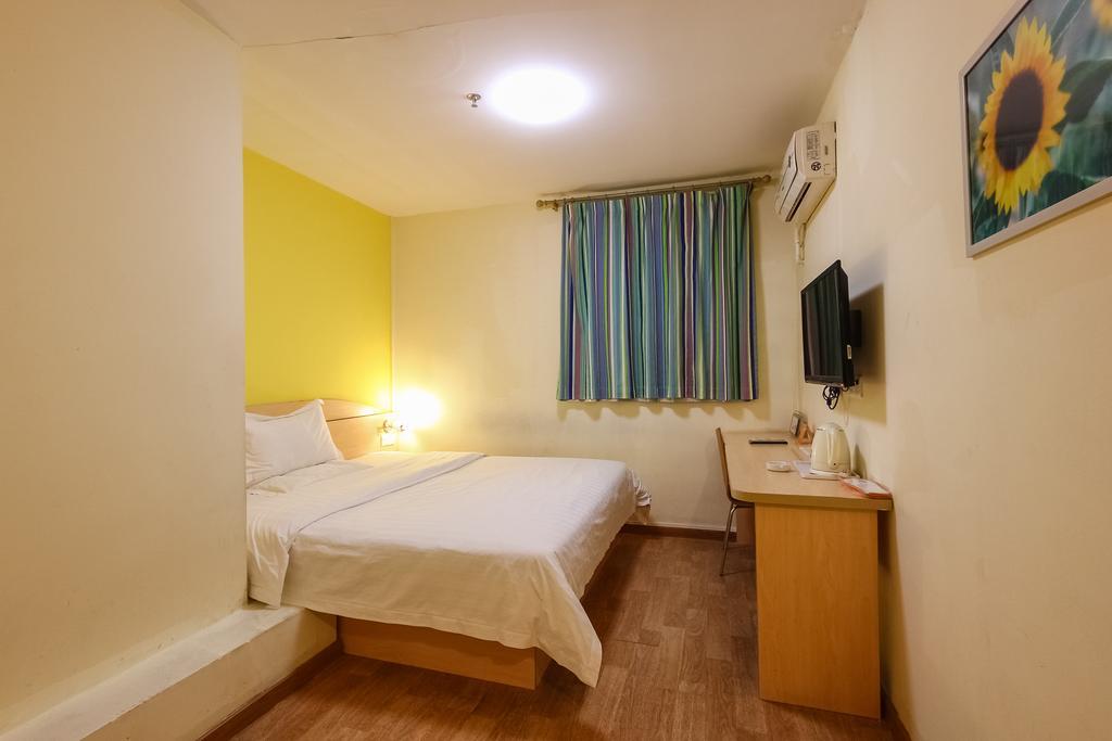 7Days Inn Premium Guangzhou Tianhe West Tiyu Road Subway Station Exterior photo